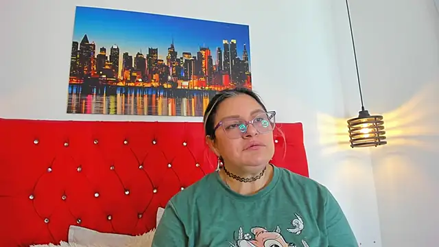 carolinacrus01 online show from March 16, 2026, 5:05 pm