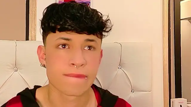 Snapshot of Axel__Evans chatting on March 22, 2026, 10:06 am Axel Evans online show from March 22, 2026, 10:06 am