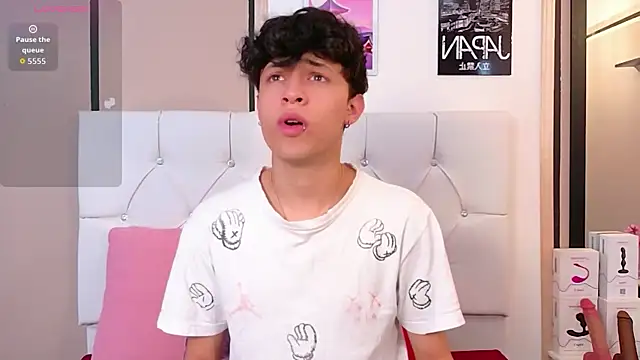 Snapshot of Axel__Evans chatting on February 10, 2026, 1:21 pm Axel Evans online show from February 10, 2026, 1:21 pm