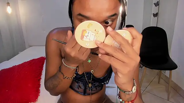 EsmeraldaNyx online show from October 15, 2025, 9:01 pm