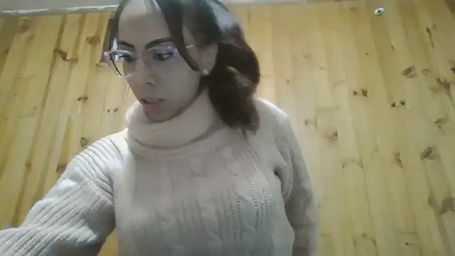 Roselingalvis13 online show from October 8, 2025, 2:46 am