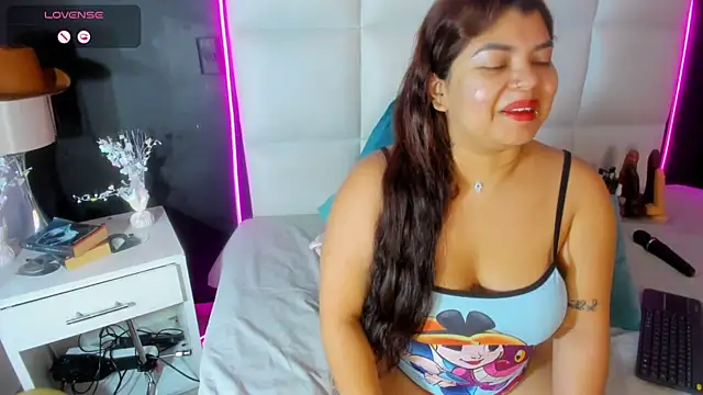 Snapshot of Gigi_duran chatting on August 2, 2026, 9:40 am Gigi duran online show from August 2, 2026, 9:40 am