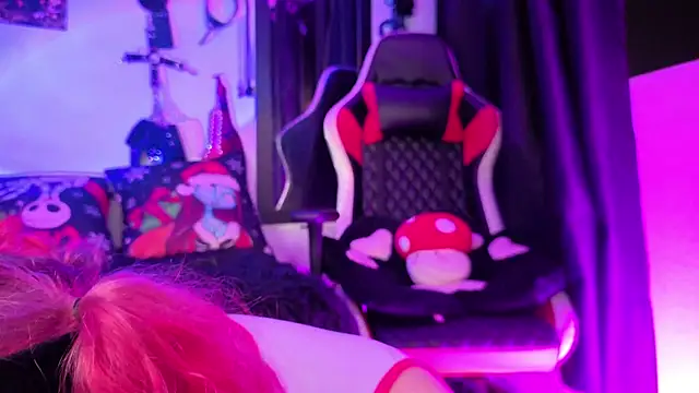 Mariana velezz online show from December 4, 2025, 11:59 pm