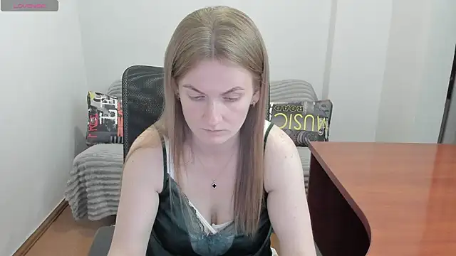 Snapshot of Alisha_Skyes chatting on June 1, 2026, 3:33 pm Alisha Skyes online show from June 1, 2026, 3:33 pm