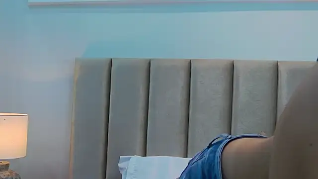 Sofy-Acevedo online show from September 10, 2025, 12:04 pm