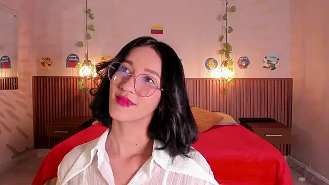 Snapshot of daphne_courtis chatting on July 10, 2026, 3:17 am daphne courtis online show from July 10, 2026, 3:17 am