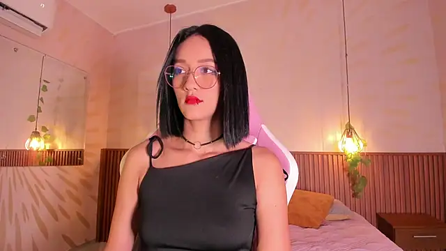 Snapshot of daphne_courtis chatting on June 13, 2026, 3:04 am daphne courtis online show from June 13, 2026, 3:04 am