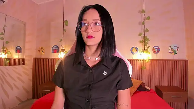 Snapshot of daphne_courtis chatting on June 27, 2026, 3:12 am daphne courtis online show from June 27, 2026, 3:12 am
