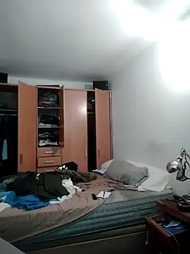 Snapshot of Zk1980 chatting on October 27, 2025, 2:23 am Zk1980 online show from October 27, 2025, 2:23 am