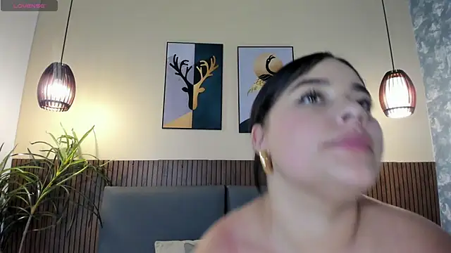 Laylalanne online show from October 2, 2025, 8:01 pm