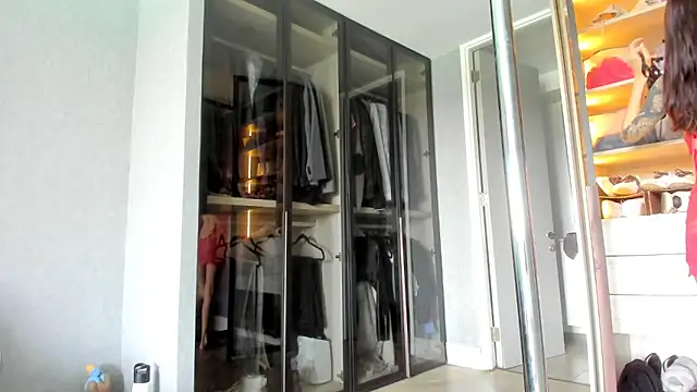 cyborg v03 online show from October 22, 2025, 7:02 pm