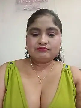 Snapshot of hornyriyanka chatting on June 17, 2026, 2:44 am hornyriyanka online show from June 17, 2026, 2:44 am