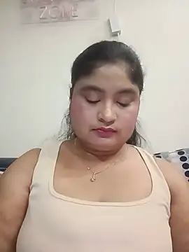 Snapshot of hornyriyanka chatting on June 19, 2026, 2:39 am hornyriyanka online show from June 19, 2026, 2:39 am