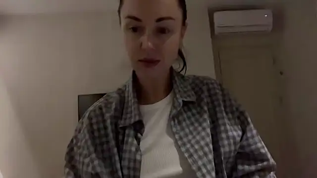 Gilin1 online show from October 9, 2025, 6:41 pm