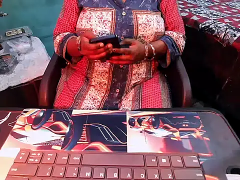 Snapshot of PREETI_BABY chatting on April 15, 2026, 4:33 pm PREETI BABY online show from April 15, 2026, 4:33 pm