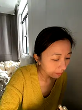 haiyan125216 online show from November 25, 2025, 5:52 am