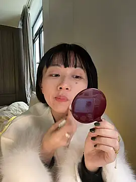 haiyan125216 online show from February 4, 2026, 6:52 am