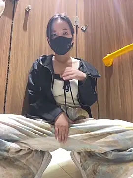 xinmeng-000 online show from May 6, 2026, 7:23 am