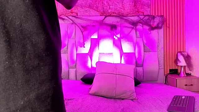 Snapshot of pipedark_ chatting on October 15, 2025, 3:38 am pipedark online show from October 15, 2025, 3:38 am