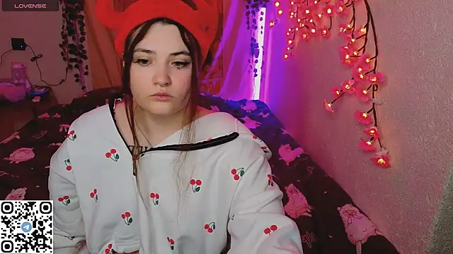 Snapshot of mirana_blade chatting on December 5, 2025, 11:09 am mirana blade online show from December 5, 2025, 11:09 am