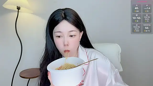 Bella Ava online show from February 19, 2026, 12:24 pm