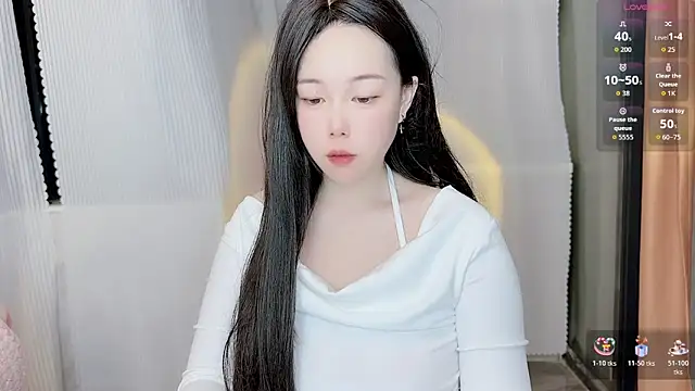 Snapshot of Bella_Ava chatting on December 15, 2025, 3:40 pm Bella Ava online show from December 15, 2025, 3:40 pm