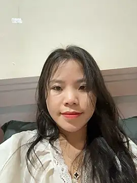 Snapshot of Bella_7777 chatting on October 25, 2025, 3:34 pm Bella 7777 online show from October 25, 2025, 3:34 pm