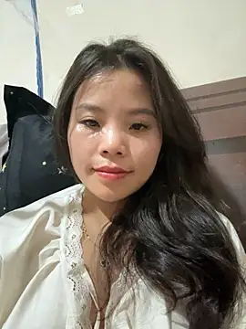 Snapshot of Bella_7777 chatting on October 16, 2025, 6:16 pm Bella 7777 online show from October 16, 2025, 6:16 pm