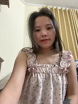 Snapshot of Bella_7777 chatting on May 17, 2026, 3:45 pm Bella 7777 online show from May 17, 2026, 3:45 pm