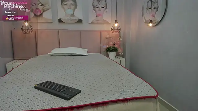 Snapshot of Ximenahott_ chatting on October 16, 2025, 10:01 am Ximenahott online show from October 16, 2025, 10:01 am