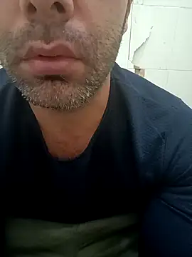 Snapshot of Yaman_33 chatting on March 18, 2026, 11:35 am Yaman 33 online show from March 18, 2026, 11:35 am