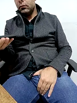 Snapshot of Yaman_33 chatting on April 10, 2026, 6:20 am Yaman 33 online show from April 10, 2026, 6:20 am