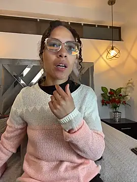 Snapshot of Hanna_Cornee_ chatting on November 11, 2025, 1:28 pm Hanna Cornee online show from November 11, 2025, 1:28 pm