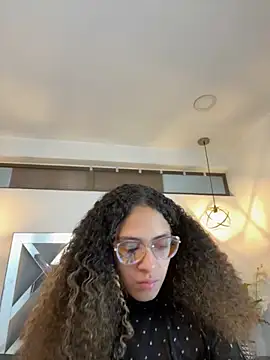 Snapshot of Hanna_Cornee_ chatting on November 8, 2025, 5:05 pm Hanna Cornee online show from November 8, 2025, 5:05 pm