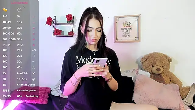 DanielaMarnt  online show from September 18, 2025, 2:53 pm