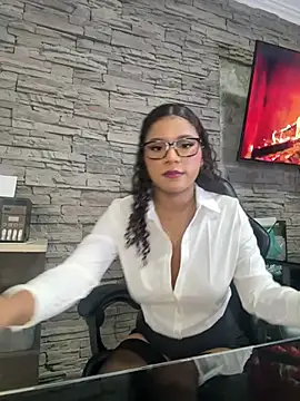 Snapshot of sophia_brunette_ chatting on March 14, 2026, 12:22 pm sophia brunette online show from March 14, 2026, 12:22 pm