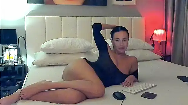 Snapshot of simonacavali chatting on May 16, 2026, 7:24 pm simonacavali online show from May 16, 2026, 7:24 pm