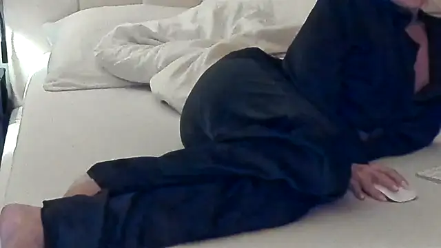 simonacavali online show from February 14, 2026, 11:49 pm