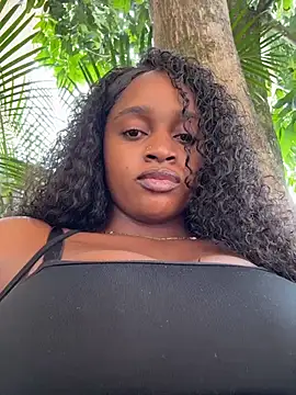 Snapshot of darle_volant chatting on August 4, 2026, 6:23 pm darle volant online show from August 4, 2026, 6:23 pm
