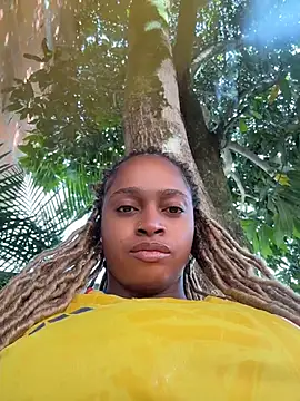 Snapshot of darle_volant chatting on July 7, 2026, 1:36 pm darle volant online show from July 7, 2026, 1:36 pm