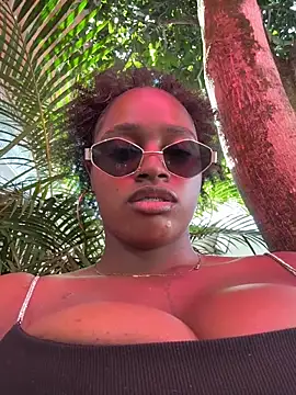 Snapshot of darle_volant chatting on June 20, 2026, 10:15 pm darle volant online show from June 20, 2026, 10:15 pm