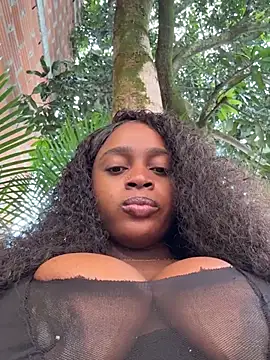 Snapshot of darle_volant chatting on August 1, 2026, 2:15 pm darle volant online show from August 1, 2026, 2:15 pm