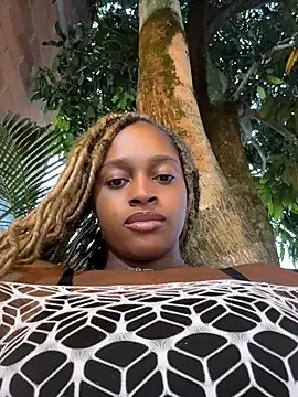 Snapshot of darle_volant chatting on July 9, 2026, 11:04 pm darle volant online show from July 9, 2026, 11:04 pm