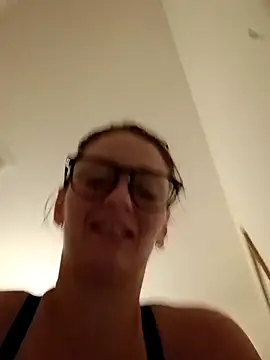 SweetnessSugar online show from October 15, 2025, 3:42 pm