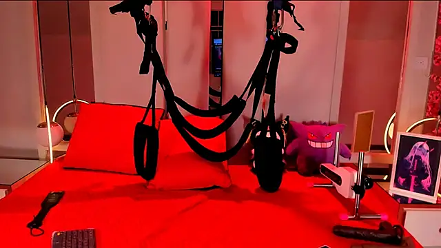 VesperVelvet online show from February 12, 2026, 9:03 pm