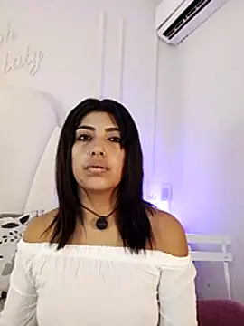Snapshot of Kaylachannell chatting on July 19, 2026, 3:37 am Kaylachannell online show from July 19, 2026, 3:37 am