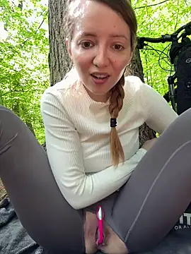 FayeFlame online show from May 4, 2026, 10:29 am
