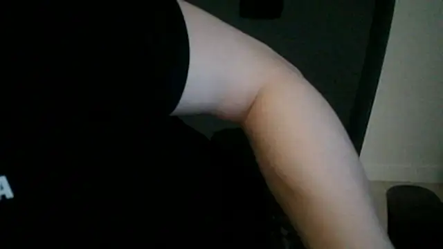 Snapshot of 111owo111 chatting on April 15, 2026, 12:32 pm 111owo111 online show from April 15, 2026, 12:32 pm