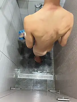 Snapshot of winds1069 chatting on December 5, 2025, 8:13 am winds1069 online show from December 5, 2025, 8:13 am