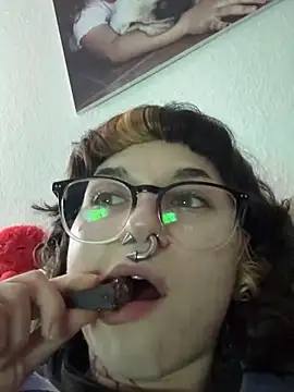 whitebunny88 online show from November 11, 2025, 1:22 am